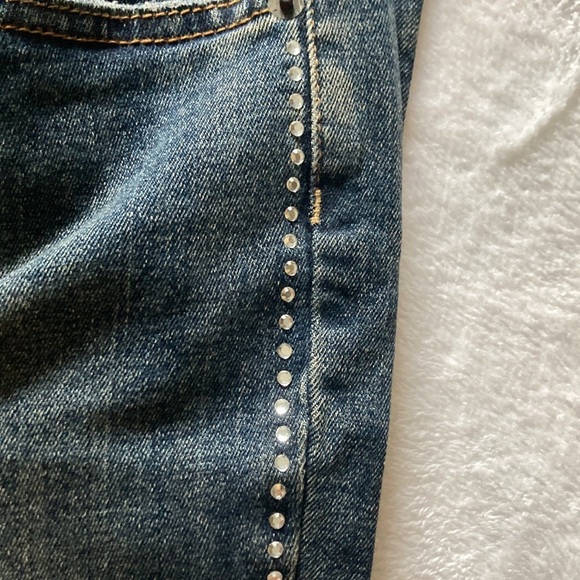 TINT Jeans - Picture 2 of 5